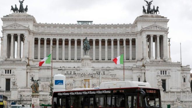 &Eta; &Iota;&tau;&alpha;&lambda;ί&alpha; &kappa;&lambda;&epsilon;ί&nu;&epsilon;&iota; &kappa;&iota;&nu;&eta;&mu;&alpha;&tau;&omicron;&gamma;&rho;ά&phi;&omicron;&upsilon;&sigmaf;, &theta;έ&alpha;&tau;&rho;&alpha; &kappa;&alpha;&iota; &mu;&omicron;&upsilon;&sigma;&epsilon;ί&alpha;, &lambda;ό&gamma;&omega; &kappa;&omicron;&rho;&omega;&nu;&omicron;ϊ&omicron;ύ!