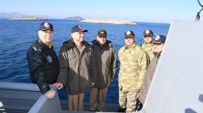 &Pi;&alpha;ί&zeta;&omicron;&upsilon;&nu; &mu;&epsilon; &tau;&eta; &phi;&omega;&tau;&iota;ά &omicron;&iota; &Tau;&omicron;ύ&rho;&kappa;&omicron;&iota; - &Sigma;&omicron;&beta;&alpha;&rho;ή &pi;&rho;ό&kappa;&lambda;&eta;&sigma;&eta; &sigma;&tau;&alpha; Ί&mu;&iota;&alpha;