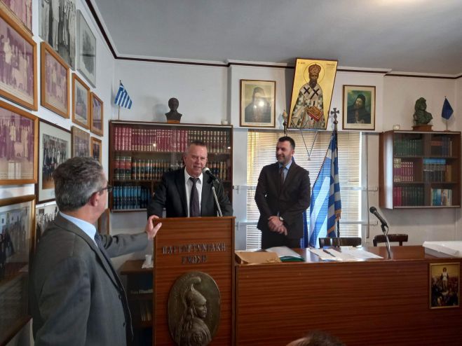 &Alpha;&nu;&tau;&iota;&pi;&epsilon;&rho;&iota;&phi;&epsilon;&rho;&epsilon;&iota;ά&rho;&chi;&eta;&sigmaf; &Sigma;&kappa;&alpha;&nu;&tau;&zeta;ό&sigmaf;: "&Theta;&alpha; &epsilon;ί&mu;&alpha;&sigma;&tau;&epsilon; &kappa;&omicron;&nu;&tau;ά &sigma;&tau;&omicron;&upsilon;&sigmaf; &pi;&omicron;&lambda;ί&tau;&epsilon;&sigmaf; &kappa;&iota; &alpha;&upsilon;&tau;ή &tau;&eta; &chi;&rho;&omicron;&nu;&iota;ά"