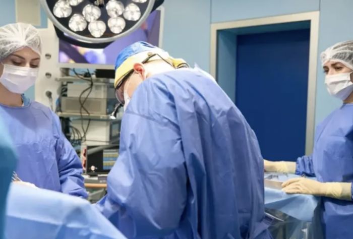 Τι προβλέπει η απόφαση για τα χειρουργεία από ιδιώτες γιατρούς στα δημόσια νοσοκομεία