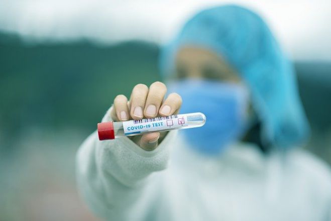 &Tau;&rho;ί&pi;&omicron;&lambda;&eta; | &Theta;&epsilon;&tau;&iota;&kappa;ό &sigma;&tau;&omicron;&nu; &kappa;&omicron;&rho;&omega;&nu;&omicron;ϊό &pi;&alpha;&iota;&delta;ί 2,5 &epsilon;&tau;ώ&nu;