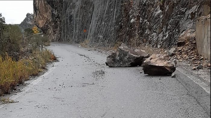 Περιφέρεια Πελοποννήσου | Στο τεχνικό πρόγραμμα προβλέφθηκε κονδύλι 200.000 ευρώ για τις κατολισθήσεις στη θέση «Βράχος Κερπινής»