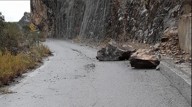 Περιφέρεια Πελοποννήσου | Στο τεχνικό πρόγραμμα προβλέφθηκε κονδύλι 200.000 ευρώ για τις κατολισθήσεις στη θέση «Βράχος Κερπινής»