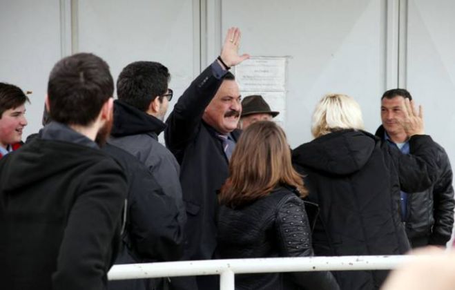 Βγήκε από τη φυλακή και ο Παππάς της Χρυσής Αυγής (vd)