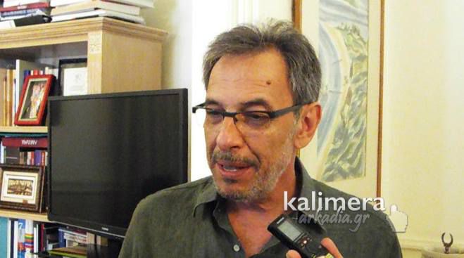 &Sigma;&tau;&eta;&nu; &Tau;&rho;ί&pi;&omicron;&lambda;&eta; &omicron; &Pi;&rho;ό&epsilon;&delta;&rho;&omicron;&sigmaf; &tau;&eta;&sigmaf; &Epsilon;&Rho;&Tau; &Delta;. &Tau;&sigma;&alpha;&kappa;&nu;ή&sigmaf; - &laquo;Ό&rho;&theta;&iota;&alpha; &eta; &Epsilon;&lambda;&lambda;ά&delta;&alpha;, &pi;&alpha;&rho;ά &tau;&eta;&nu; &epsilon;&pi;ί&theta;&epsilon;&sigma;&eta; &pi;&omicron;&upsilon; &delta;έ&chi;&epsilon;&tau;&alpha;&iota;&raquo; (vd)