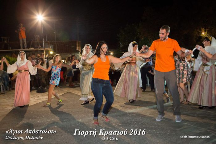 "&Gamma;&iota;&omicron;&rho;&tau;ή &kappa;&rho;&alpha;&sigma;&iota;&omicron;ύ" &tau;&eta;&nu; &Kappa;&upsilon;&rho;&iota;&alpha;&kappa;ή &sigma;&tau;&alpha; &Pi;&epsilon;&lambda;&epsilon;&tau;ά &Kappa;&upsilon;&nu;&omicron;&upsilon;&rho;ί&alpha;&sigmaf;!