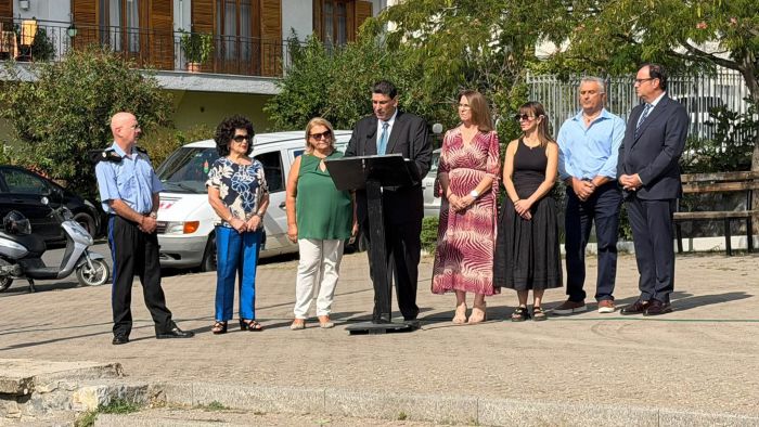 &Eta; &mu;&nu;ή&mu;&eta; &pi;&alpha;&rho;&alpha;&mu;έ&nu;&epsilon;&iota; &zeta;&omega;&nu;&tau;&alpha;&nu;ή &sigma;&tau;&eta;&nu; &Tau;&rho;ί&pi;&omicron;&lambda;&eta; | &Mu;&epsilon; &sigma;&upsilon;&gamma;&kappa;ί&nu;&eta;&sigma;&eta; &omicron;&iota; &epsilon;&kappa;&delta;ή&lambda;&omega;&sigma;&epsilon;&iota;&sigmaf; &gamma;&iota;&alpha; &tau;&eta; &Gamma;&epsilon;&nu;&omicron;&kappa;&tau;&omicron;&nu;ί&alpha; &tau;&omega;&nu; &Epsilon;&lambda;&lambda;ή&nu;&omega;&nu; &tau;&eta;&sigmaf; &Mu;&iota;&kappa;&rho;ά&sigmaf; &Alpha;&sigma;ί&alpha;&sigmaf; (&epsilon;&iota;&kappa;ό&nu;&epsilon;&sigmaf; - &beta;ί&nu;&tau;&epsilon;&omicron;)