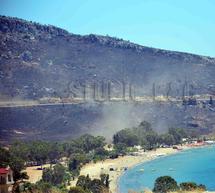 &Kappa;&rho;&alpha;&nu;ί&omicron;&upsilon; &tau;ό&pi;&omicron; &theta;&upsilon;&mu;ί&zeta;&epsilon;&iota; &eta; &pi;&alpha;&rho;&alpha;&lambda;ί&alpha; &Kappa;&alpha;&rho;&alpha;&theta;ώ&nu;&alpha;&sigmaf; &mu;&epsilon;&tau;ά &tau;&eta; &phi;&omega;&tau;&iota;ά (&epsilon;&iota;&kappa;ό&nu;&epsilon;&sigmaf;)