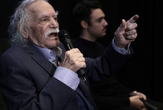 &Sigma;&tau;&eta;&nu; &epsilon;&nu;&tau;&alpha;&tau;&iota;&kappa;ή &omicron; &Mu;&alpha;&nu;ώ&lambda;&eta;&sigmaf; &Gamma;&lambda;έ&zeta;&omicron;&sigmaf;