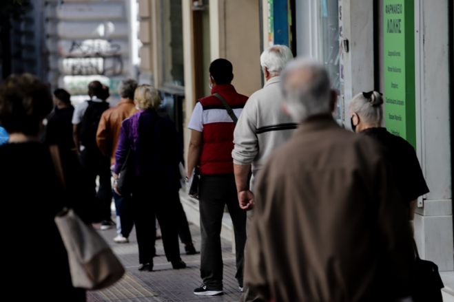 &Mu;&epsilon;&gamma;ά&lambda;&eta; &Pi;&alpha;&rho;&alpha;&sigma;&kappa;&epsilon;&upsilon;ή &mu;&epsilon; &omicron;&upsilon;&rho;έ&sigmaf; &alpha;&pi;ό &kappa;ό&sigma;&mu;&omicron; &sigma;&epsilon; &delta;&iota;ά&phi;&omicron;&rho;&alpha; &sigma;&eta;&mu;&epsilon;ί&alpha; &tau;&eta;&sigmaf; &Tau;&rho;ί&pi;&omicron;&lambda;&eta;&sigmaf;