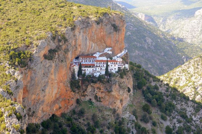 &Mu;&eta;&tau;&rho;ό&pi;&omicron;&lambda;&eta; &Mu;&alpha;&nu;&tau;&iota;&nu;&epsilon;ί&alpha;&sigmaf; &kappa;&alpha;&iota; &Kappa;&upsilon;&nu;&omicron;&upsilon;&rho;ί&alpha;&sigmaf; | &Mu;&omicron;&nu;έ&sigmaf;, &pi;&rho;&omicron;&sigma;&kappa;&upsilon;&nu;ή&mu;&alpha;&tau;&alpha; &kappa;&alpha;&iota; &epsilon;&nu;&omicron;&rho;ί&epsilon;&sigmaf; &pi;&rho;&omicron;&sigmaf; &tau;&iota;&mu;ή&nu; &tau;&eta;&sigmaf; &Pi;&alpha;&nu;&alpha;&gamma;ί&alpha;&sigmaf;