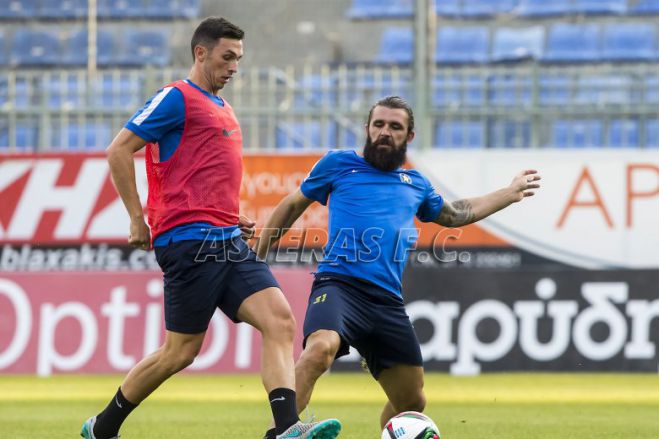 &Delta;&iota;&pi;&lambda;ό &kappa;&alpha;&iota; &epsilon;&pi;&iota;&sigma;&tau;&rho;&omicron;&phi;έ&sigmaf; &sigma;&tau;&omicron;&nu; &Alpha;&sigma;&tau;έ&rho;&alpha;