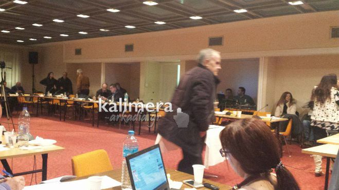 Διακοπή στο Δημοτικό Συμβούλιο λόγω … χούντας!