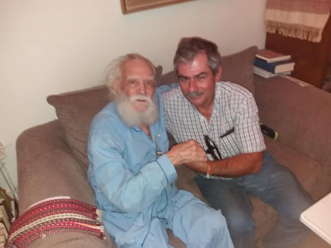 &Pi;&epsilon;&tau;&rho;ά&kappa;&omicron;&sigmaf; &gamma;&iota;&alpha; &Gamma;&lambda;έ&zeta;&omicron;: "&Sigma;ή&mu;&epsilon;&rho;&alpha; &eta; &Epsilon;&lambda;&lambda;ά&delta;&alpha; έ&gamma;&iota;&nu;&epsilon; &phi;&tau;&omega;&chi;ό&tau;&epsilon;&rho;&eta; &kappa;&alpha;&iota; &eta; &Alpha;&rho;&iota;&sigma;&tau;&epsilon;&rho;ά &omicron;&rho;&phi;ά&nu;&epsilon;&psi;&epsilon; ..."