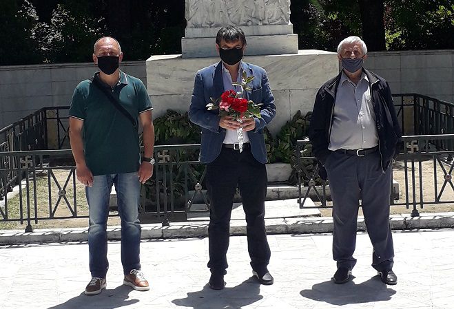 &Sigma;&Upsilon;&Rho;&Iota;&Zeta;&Alpha; | &Eta; &Omicron;&rho;&gamma;ά&nu;&omega;&sigma;&eta; &Mu;&epsilon;&lambda;ώ&nu; &Delta;&upsilon;&tau;&iota;&kappa;&omicron;ύ &Delta;ή&mu;&omicron;&upsilon; &Tau;&rho;ί&pi;&omicron;&lambda;&eta;&sigmaf; &tau;ί&mu;&eta;&sigma;&epsilon; &tau;&eta; &mu;&nu;ή&mu;&eta; &tau;&omega;&nu; &theta;&upsilon;&mu;ά&tau;&omega;&nu; &tau;&eta;&sigmaf; &Pi;&omicron;&nu;&tau;&iota;&alpha;&kappa;ή&sigmaf; &Gamma;&epsilon;&nu;&omicron;&kappa;&tau;&omicron;&nu;ί&alpha;&sigmaf;