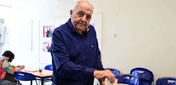 Στο νοσοκομείο με έμφραγμα ο Αλέκος Φλαμπουράρης του ΣΥΡΙΖΑ