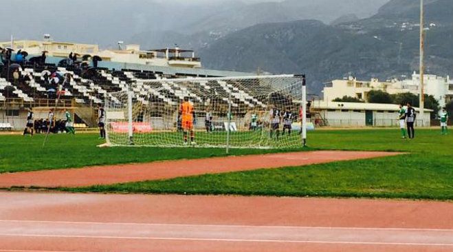 Αποδοκιμασίες στην Καλαμάτα μετά την ήττα από τον Παναρκαδικό (vd)