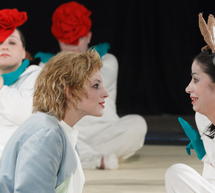 &Sigma;&tau;&eta;&nu; &Epsilon;ύ&alpha;, &sigma;&tau;&omicron; &mu;&alpha;&kappa;&rho;&iota;&nu;ό Ό&sigma;&lambda;&omicron;&hellip;