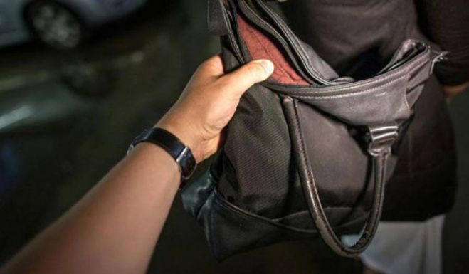 &Tau;&rho;ί&pi;&omicron;&lambda;&eta; | Ά&rho;&pi;&alpha;&xi;&alpha;&nu; &tau;&sigma;ά&nu;&tau;&alpha; &mu;έ&sigma;&alpha; &alpha;&pi;ό &tau;&alpha; &chi;έ&rho;&iota;&alpha; &mu;&eta;&tau;έ&rho;&alpha;&sigmaf; ... &mu;&pi;&rho;&omicron;&sigma;&tau;ά &sigma;&tau;&alpha; &pi;&alpha;&iota;&delta;&iota;ά &tau;&eta;&sigmaf;!