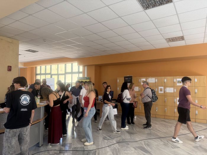2&omicron; &Phi;&omicron;&iota;&tau;&eta;&tau;&iota;&kappa;ό &Sigma;&upsilon;&nu;έ&delta;&rho;&iota;&omicron; &sigma;&tau;&omicron; &Tau;&mu;ή&mu;&alpha; &Pi;&lambda;&eta;&rho;&omicron;&phi;&omicron;&rho;&iota;&kappa;ή&sigmaf; &amp; &Tau;&eta;&lambda;&epsilon;&pi;&iota;&kappa;&omicron;&iota;&nu;&omega;&nu;&iota;ώ&nu; | &Alpha;&nu;&alpha;&delta;&epsilon;ί&chi;&tau;&eta;&kappa;&epsilon; &tau;&omicron; &upsilon;&psi;&eta;&lambda;ό &epsilon;&pi;ί&pi;&epsilon;&delta;&omicron; &kappa;&alpha;&iota; &eta; &delta;&upsilon;&nu;&alpha;&mu;&iota;&kappa;ή &tau;&omega;&nu; &phi;&omicron;&iota;&tau;&eta;&tau;ώ&nu; &sigma;&tau;&eta;&nu; &Tau;&rho;ί&pi;&omicron;&lambda;&eta;