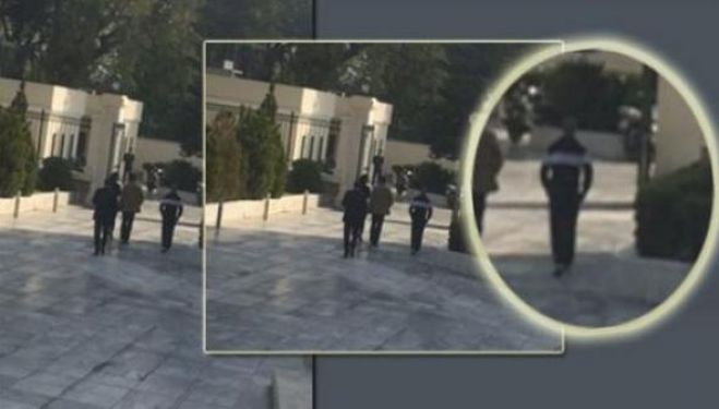 &Pi;&alpha;&rho;&alpha;&iota;&tau;ή&theta;&eta;&kappa;&epsilon; &omicron; &Mu;&pi;&alpha;&lambda;&tau;ά&kappa;&omicron;&sigmaf; &ndash; &Epsilon;&pi;&epsilon;&iota;&sigma;ό&delta;&iota;&omicron; &mu;&epsilon; &tau;&omicron; &gamma;&iota;ό &tau;&omicron;&upsilon; &sigma;&tau;&alpha; &gamma;&rho;&alpha;&phi;&epsilon;ί&alpha; &tau;&eta;&sigmaf; &Chi;&rho;&upsilon;&sigma;ή&sigmaf; &Alpha;&upsilon;&gamma;ή&sigmaf;! (vd)