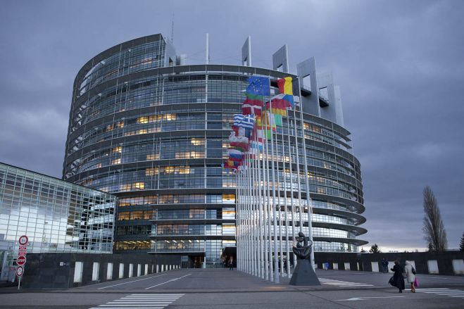 Ό&tau;&alpha;&nu; &eta; &alpha;&nu;&theta;&rho;&omega;&pi;&iota;&sigma;&tau;&iota;&kappa;ή &beta;&omicron;ή&theta;&epsilon;&iota;&alpha; &sigma;&tau;&omicron;&upsilon;&sigmaf; &mu;&epsilon;&tau;&alpha;&nu;ά&sigma;&tau;&epsilon;&sigmaf; &delta;&epsilon;&nu; &theta;&epsilon;&omega;&rho;&epsilon;ί&tau;&alpha;&iota; έ&gamma;&kappa;&lambda;&eta;&mu;&alpha;
