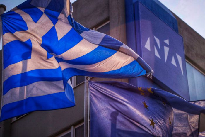 ΝΔ: &quot;Ο Τσίπρας ανακοίνωσε αύξηση του κατώτατου μισθού για να ξεχάσουμε τη Συμφωνία των Πρεσπών&quot;