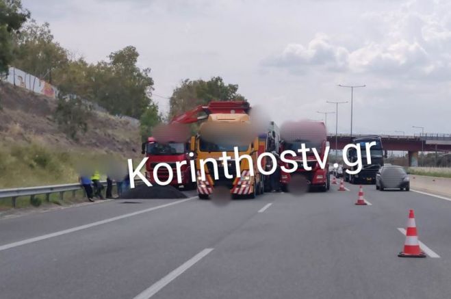 &Tau;&rho;&omicron;&chi;&alpha;ί&omicron; &mu;&epsilon; &delta;ύ&omicron; &phi;&omicron;&rho;&tau;&eta;&gamma;ά &sigma;&tau;&eta;&nu; &epsilon;&theta;&nu;&iota;&kappa;ή &Alpha;&theta;&eta;&nu;ώ&nu; &ndash; &Kappa;&omicron;&rho;ί&nu;&theta;&omicron;&upsilon;