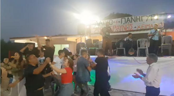 Ξεφάντωσαν με το &quot;Mama&quot; σε πανηγύρι στην Ηλεία! (vd)