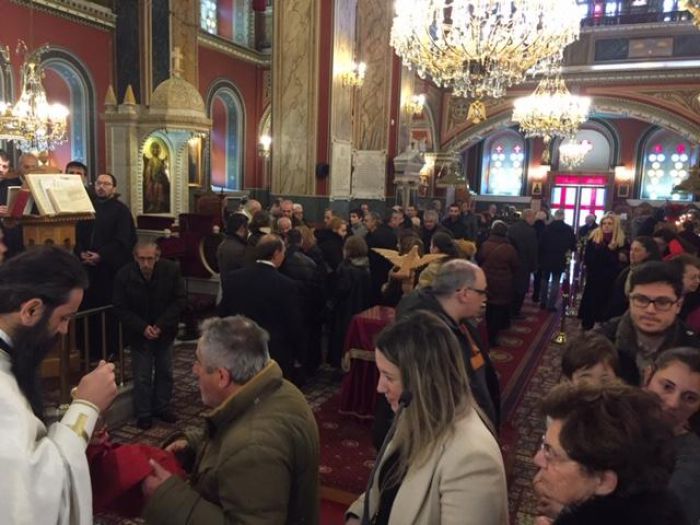 &Tau;&omicron; &pi;&rho;&omega;ί &tau;&eta;&sigmaf; &Kappa;&upsilon;&rho;&iota;&alpha;&kappa;ή&sigmaf; &eta; &Lambda;&epsilon;&iota;&tau;&omicron;&upsilon;&rho;&gamma;ί&alpha; &Alpha;&gamma;ί&omicron;&upsilon; &Iota;&alpha;&kappa;ώ&beta;&omicron;&upsilon; &Alpha;&delta;&epsilon;&lambda;&phi;&omicron;&theta;έ&omicron;&upsilon; &sigma;&tau;&eta;&nu; &Tau;&rho;ί&pi;&omicron;&lambda;&eta; (&epsilon;&iota;&kappa;ό&nu;&epsilon;&sigmaf;)