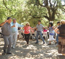 &Gamma;&lambda;έ&nu;&tau;&iota; &sigma;&tau;&eta; &Beta;ά&chi;&lambda;&iota;&alpha; &Gamma;&omicron;&rho;&tau;&upsilon;&nu;ί&alpha;&sigmaf; &gamma;&iota;&alpha; &tau;&eta; &gamma;&iota;&omicron;&rho;&tau;ή &tau;&eta;&sigmaf; &Alpha;&gamma;ί&alpha;&sigmaf; &Pi;&alpha;&rho;&alpha;&sigma;&kappa;&epsilon;&upsilon;ή&sigmaf; (video)!