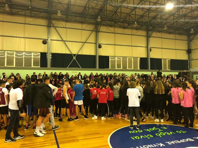 &Mu;ί&alpha; &mu;&epsilon;&gamma;ά&lambda;&eta; &phi;&iota;&lambda;&alpha;&nu;&theta;&rho;&omega;&pi;&iota;&kappa;ή &gamma;&iota;&omicron;&rho;&tau;ή &sigma;&tau;&omicron; Ά&sigma;&tau;&rho;&omicron;&sigmaf; &Kappa;&upsilon;&nu;&omicron;&upsilon;&rho;ί&alpha;&sigmaf;! (&epsilon;&iota;&kappa;ό&nu;&epsilon;&sigmaf;)