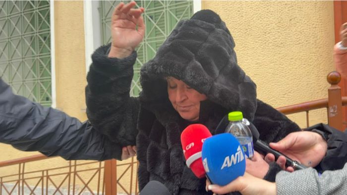 &Sigma;&epsilon; &delta;&iota;&alpha;&theta;&epsilon;&sigma;&iota;&mu;ό&tau;&eta;&tau;&alpha; &eta; &kappa;&alpha;&theta;&eta;&gamma;ή&tau;&rho;&iota;&alpha; &pi;&omicron;&upsilon; &phi;ί&mu;&omega;&sigma;&epsilon; &kappa;&alpha;&iota; έ&delta;&epsilon;&sigma;&epsilon; &mu;&epsilon; &tau;&alpha;&iota;&nu;ί&alpha; 13&chi;&rho;&omicron;&nu;&omicron; &mu;&alpha;&theta;&eta;&tau;ή &sigma;&tau;&iota;&sigmaf; &Sigma;έ&rho;&rho;&epsilon;&sigmaf;