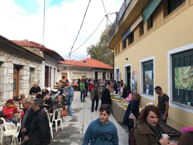 &Tau;&eta; &gamma;&iota;&omicron;&rho;&tau;ή &kappa;ά&sigma;&tau;&alpha;&nu;&omicron;&upsilon; &epsilon;&tau;&omicron;&iota;&mu;ά&zeta;&omicron;&upsilon;&nu; &sigma;&tau;&alpha; Ά&nu;&omega; &Delta;&omicron;&lambda;&iota;&alpha;&nu;ά!