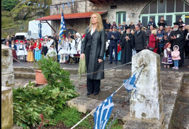 "25η Μαρτίου" | Κατάθεση στεφάνων στην ιστορική Δημητσάνα (εικόνες)