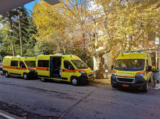 Ακινητοποιημένα τα ασθενοφόρα στα Τρόπαια - Δεν υπάρχουν οδηγοί | Δύο νέα περιστατικά μεταφέρθηκαν από το ΕΚΑΒ Τρίπολης!