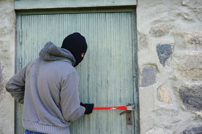 Δημοτικό Συμβούλιο | "Κατακλέβουν τα γεροντάκια στα χωριά. Η κατάσταση έχει ξεφύγει"