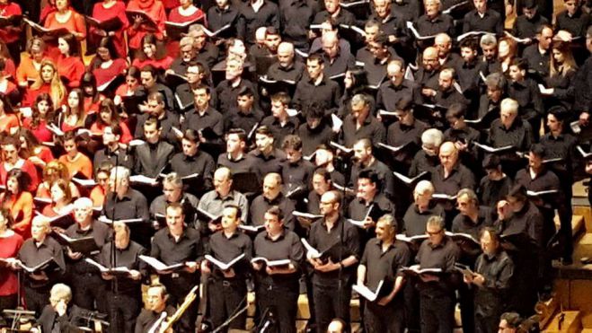 &Mu;&iota;&alpha; &laquo;&Nu;&upsilon;&chi;&tau;&alpha; &Mu;&alpha;&gamma;&iota;&kappa;&iota;ά&raquo; &mu;&epsilon; &tau;&eta;&nu; &sigma;&upsilon;&mu;&mu;&epsilon;&tau;&omicron;&chi;ή &tau;&eta;&sigmaf; &Chi;&omicron;&rho;&omega;&delta;ί&alpha;&sigmaf; &laquo;&Omicron;&rho;&phi;έ&alpha;&sigmaf;&raquo; &Tau;&rho;ί&pi;&omicron;&lambda;&eta;&sigmaf;!