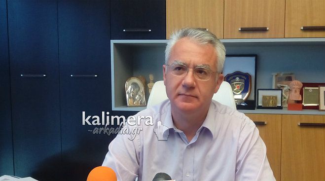 &Sigma;&mu;&upsilon;&rho;&nu;&iota;ώ&tau;&eta;&sigmaf;: &laquo;&Eta; &pi;&omicron;&lambda;&iota;&tau;&iota;&kappa;ή &Tau;&alpha;&tau;&omicron;ύ&lambda;&eta; &delta;&eta;&mu;&iota;&omicron;ύ&rho;&gamma;&eta;&sigma;&epsilon; &tau;&omicron; &pi;&epsilon;&rho;&iota;&beta;&alpha;&lambda;&lambda;&omicron;&nu;&tau;&iota;&kappa;ό έ&gamma;&kappa;&lambda;&eta;&mu;&alpha; &sigma;&tau;&eta;&nu; &Alpha;&gamma;ί&alpha; &Tau;&rho;&iota;ά&delta;&alpha;&raquo; (vd)