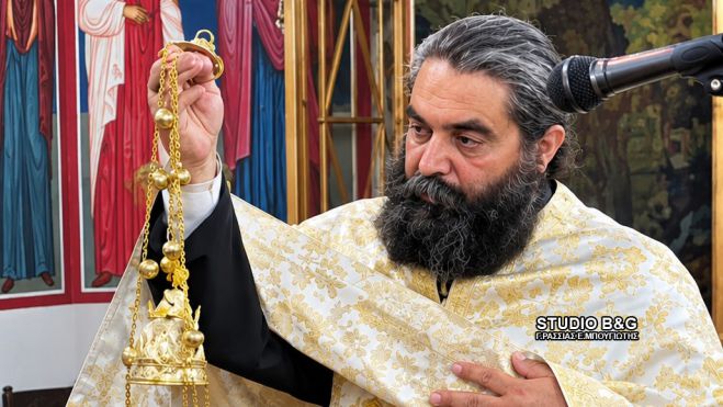 &Alpha;&rho;&gamma;&omicron;&lambda;ί&delta;&alpha; | &Pi;έ&theta;&alpha;&nu;&epsilon; &omicron; &iota;&epsilon;&rho;έ&alpha;&sigmaf; &pi;&omicron;&upsilon; &epsilon;ί&chi;&epsilon; &kappa;&alpha;&tau;&alpha;&rho;&rho;&epsilon;ύ&sigma;&epsilon;&iota; &sigma;&tau;&eta;&nu; &epsilon;&kappa;&kappa;&lambda;&eta;&sigma;ί&alpha; &kappa;&alpha;&tau;ά &tau;&eta; &delta;&iota;ά&rho;&kappa;&epsilon;&iota;&alpha; &tau;&eta;&sigmaf; &Theta;&epsilon;ί&alpha;&sigmaf; &Kappa;&omicron;&iota;&nu;&omega;&nu;ί&alpha;&sigmaf;
