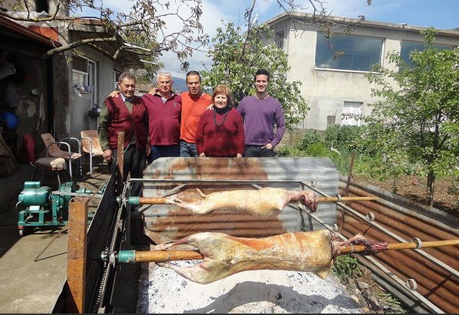 &Omicron;&iota; &Beta;&lambda;&alpha;&chi;&epsilon;&rho;&nu;&alpha;ί&omicron;&iota; &epsilon;ύ&chi;&omicron;&nu;&tau;&alpha;&iota; &laquo;&Chi;&rho;&iota;&sigma;&tau;ό&sigmaf; &Alpha;&nu;έ&sigma;&tau;&eta;&raquo; (&epsilon;&iota;&kappa;ό&nu;&epsilon;&sigmaf;)!