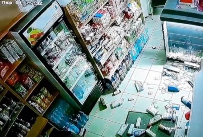 Σεισμός στη Ζάκυνθο | Τα βίντεο του τρόμου! Η στιγμή που τα ρίχτερ χτυπούν το νησί (vd)