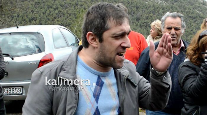 &Pi;&alpha;&pi;&alpha;&delta;&eta;&mu;&eta;&tau;&rho;ί&omicron;&upsilon; &gamma;&iota;&alpha; &kappa;&lambda;&omicron;&pi;έ&sigmaf; &sigma;&tau;&omicron; &Delta;ή&mu;&omicron; &Tau;&rho;ί&pi;&omicron;&lambda;&eta;&sigmaf;: &laquo;&Delta;&epsilon;&nu; &pi;ά&epsilon;&iota; ά&lambda;&lambda;&omicron;. &Omicron; &kappa;ό&sigma;&mu;&omicron;&sigmaf; έ&chi;&epsilon;&iota; &alpha;&gamma;&alpha;&nu;&alpha;&kappa;&tau;ή&sigma;&epsilon;&iota;&raquo; (vd)