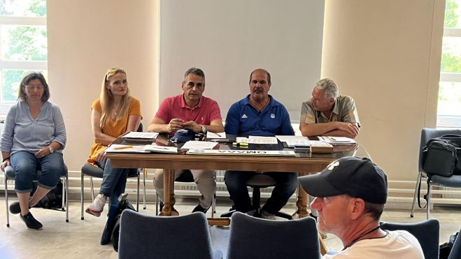 &Tau;&zeta;&iota;&omicron;ύ&mu;&eta;&sigmaf;: &laquo;&Sigma;&tau;ό&chi;&omicron;&sigmaf; &tau;&eta;&sigmaf; &delta;&eta;&mu;&omicron;&tau;&iota;&kappa;ή&sigmaf; &alpha;&rho;&chi;ή&sigmaf; &eta; &epsilon;&xi;&omega;&sigma;&tau;&rho;έ&phi;&epsilon;&iota;&alpha;, &nu;&alpha; &phi;έ&rho;&omicron;&upsilon;&mu;&epsilon; &kappa;ό&sigma;&mu;&omicron; &sigma;&tau;&eta;&nu; &pi;&epsilon;&rho;&iota;&omicron;&chi;ή &mu;&alpha;&sigmaf;&raquo;