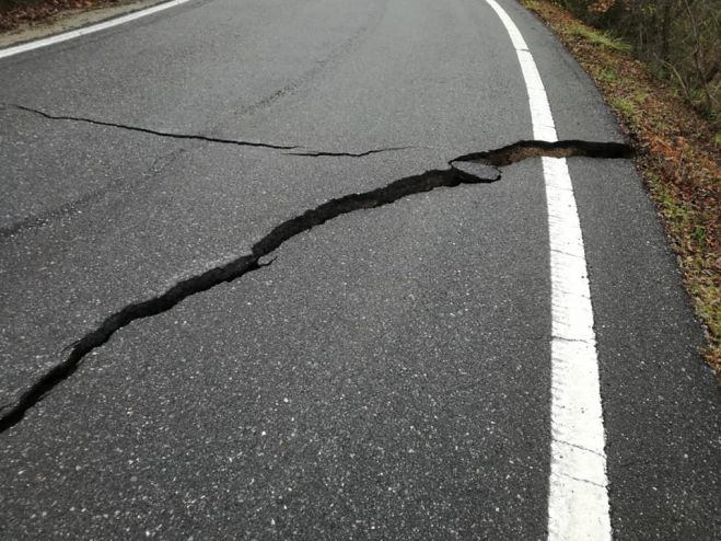 &Gamma;&epsilon;&omega;&tau;&rho;&eta;&tau;&iota;&kappa;έ&sigmaf; &delta;&iota;&epsilon;&rho;&epsilon;&upsilon;&nu;ή&sigma;&epsilon;&iota;&sigmaf; &sigma;&epsilon; &delta;&rho;ό&mu;&omicron;&upsilon;&sigmaf; &tau;&eta;&sigmaf; &Phi;&alpha;&lambda;&alpha;&iota;&sigma;ί&alpha;&sigmaf;, &tau;&eta;&sigmaf; &Pi;&epsilon;&tau;&rho;ί&nu;&alpha;&sigmaf; &kappa;&alpha;&iota; &sigma;&tau;&omicron;&nu; &omicron;&iota;&kappa;&iota;&sigma;&mu;ό &Rho;&alpha;&psi;&omicron;&mu;ά&tau;&eta;