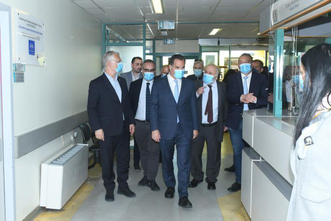 Γεωργιάδης: "Ιδιώτες χειρουργοί με την χειρουργική τους ομάδα στα δημόσια νοσοκομεία"