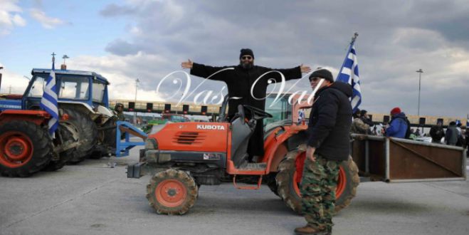 Αγρότες μπλόκαραν τη νέα και την παλαιά εθνική «Αθηνών – Κορίνθου»! (vd)