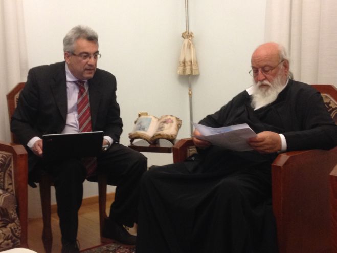 AEK &Tau;&rho;ί&pi;&omicron;&lambda;&eta;&sigmaf; &gamma;&iota;&alpha; &Alpha;&lambda;έ&xi;&alpha;&nu;&delta;&rho;&omicron;: "&Pi;&nu;&epsilon;&upsilon;&mu;&alpha;&tau;&iota;&kappa;ό&sigmaf; &kappa;&alpha;&theta;&omicron;&delta;&eta;&gamma;&eta;&tau;ή&sigmaf; &mu;&epsilon; &mu;&epsilon;&gamma;ά&lambda;&omicron; &epsilon;&kappa;&kappa;&lambda;&eta;&sigma;&iota;&alpha;&sigma;&tau;&iota;&kappa;ό, &kappa;&omicron;&iota;&nu;&omega;&nu;&iota;&kappa;ό &epsilon;&kappa;&tau;ό&pi;&iota;&sigma;&mu;&alpha; &alpha;&lambda;&lambda;ά &kappa;&alpha;&iota; &phi;&iota;&lambda;&alpha;&nu;&theta;&rho;&omega;&pi;&iota;&kappa;ό έ&rho;&gamma;&omicron;"