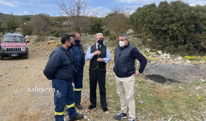 &Gamma;&iota;&alpha; &tau;&eta; &phi;&omega;&tau;&iota;ά &sigma;&tau;&omicron;&nu; &pi;&alpha;&lambda;&iota;ό &sigma;&kappa;&omicron;&upsilon;&pi;&iota;&delta;ό&tau;&omicron;&pi;&omicron; &tau;&omicron;&upsilon; &laquo;&Pi;&lambda;&alpha;&tau;ώ&mu;&alpha;&tau;&omicron;&sigmaf;&raquo; &epsilon;&nu;&eta;&mu;&epsilon;&rho;ώ&theta;&eta;&kappa;&epsilon; &omicron; &Delta;ή&mu;&alpha;&rho;&chi;&omicron;&sigmaf; &Tau;&rho;ί&pi;&omicron;&lambda;&eta;&sigmaf; (&epsilon;&iota;&kappa;ό&nu;&epsilon;&sigmaf;)