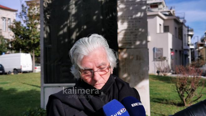 Η συγκλονιστική μαρτυρία της Πηνελόπης Πανούση - Παπαχρόνη: &quot;Ο πατέρας μου ήρθε μόνος του και ξεκρέμασε τον αδελφό μου από την Ταξιαρχών&quot; (vd)